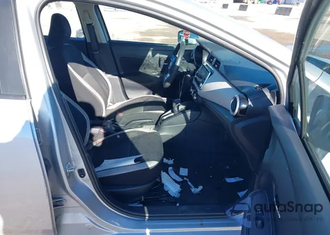 2021 Nissan Versa Sv Xtronic Cvt z USA, uszkodzony, nr VIN 3N1CN8EV5ML822080